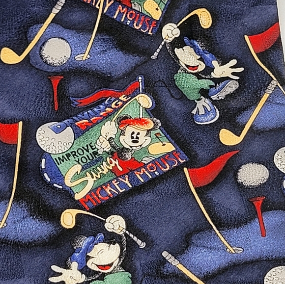 Mickey & Co Men's Necktie Golfing Mickey Mouse Disney Merchandise - Picture 4 of 9